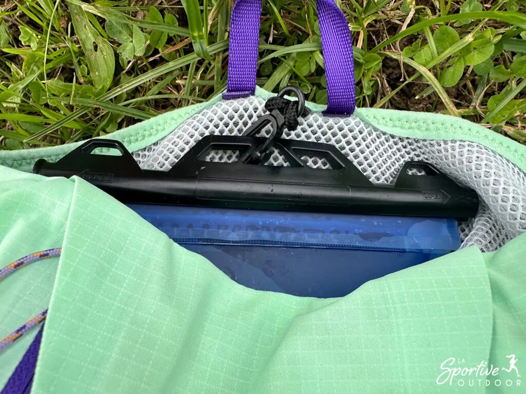 accroche-poche-eau-sac-trail-kiprun
