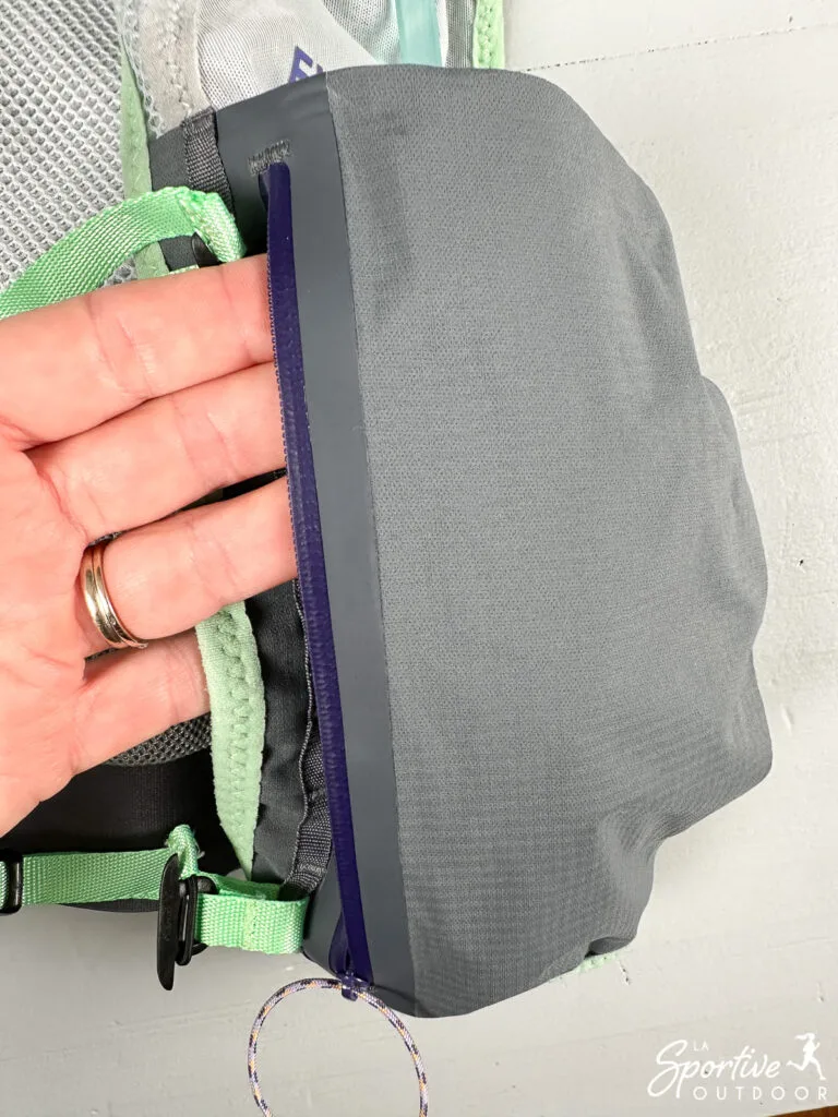 poche-etanche-avant-sac-trail-kiprun-8l