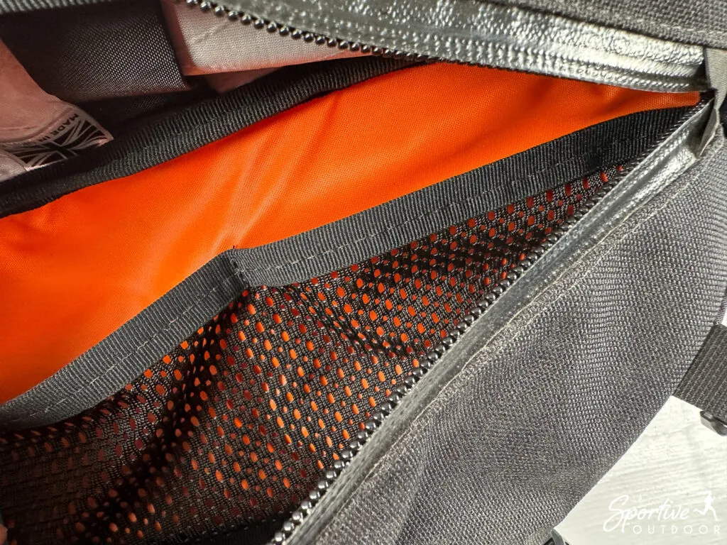 interieur-poches-sacoche-cadre-restrap