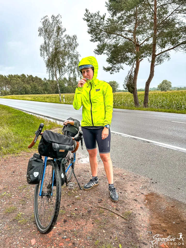 laurene-pluie-voyage-velo