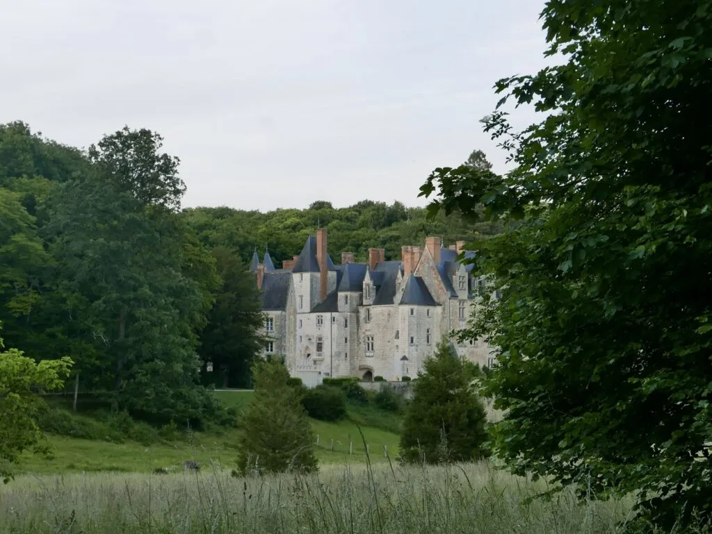 Chateau-de-courtanvaux-1