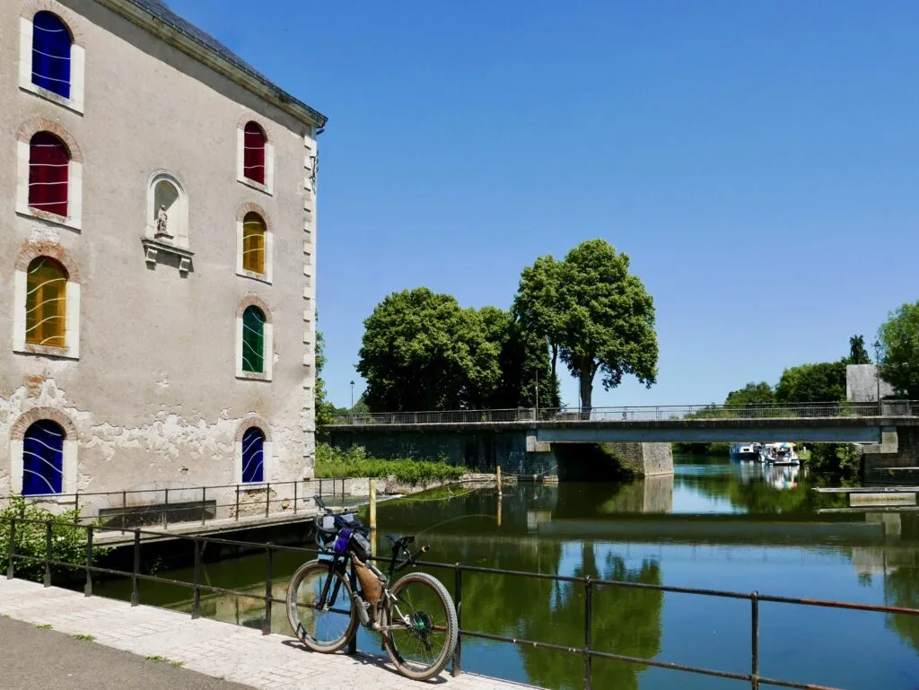 Malicorne-moulin-a-couleurs-3