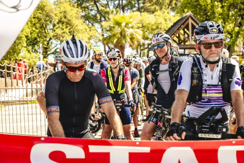 Départ BikingMan Corsica_credits David St-Yves