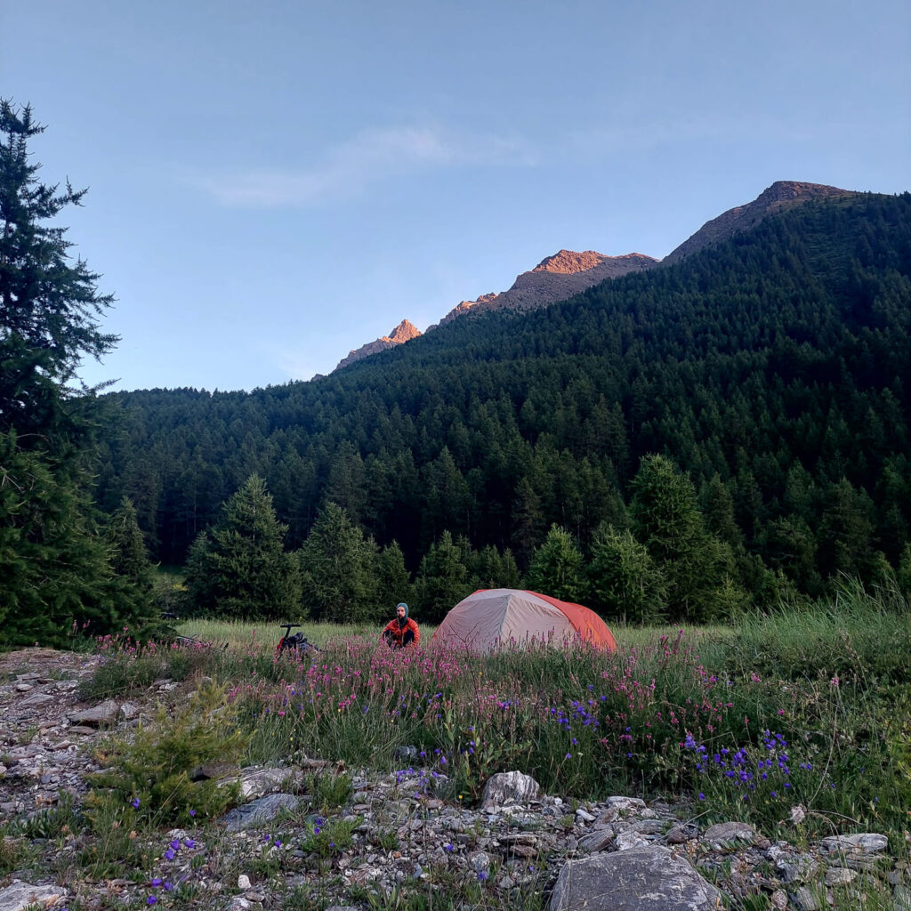 Bivouac à Molines-en-Queyras lors du Torino-Nice Rally