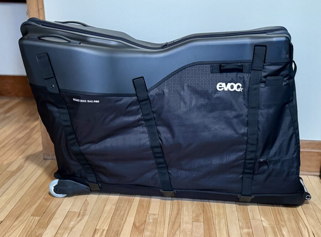 Boîte de transport pour vélo de type semi-rigide