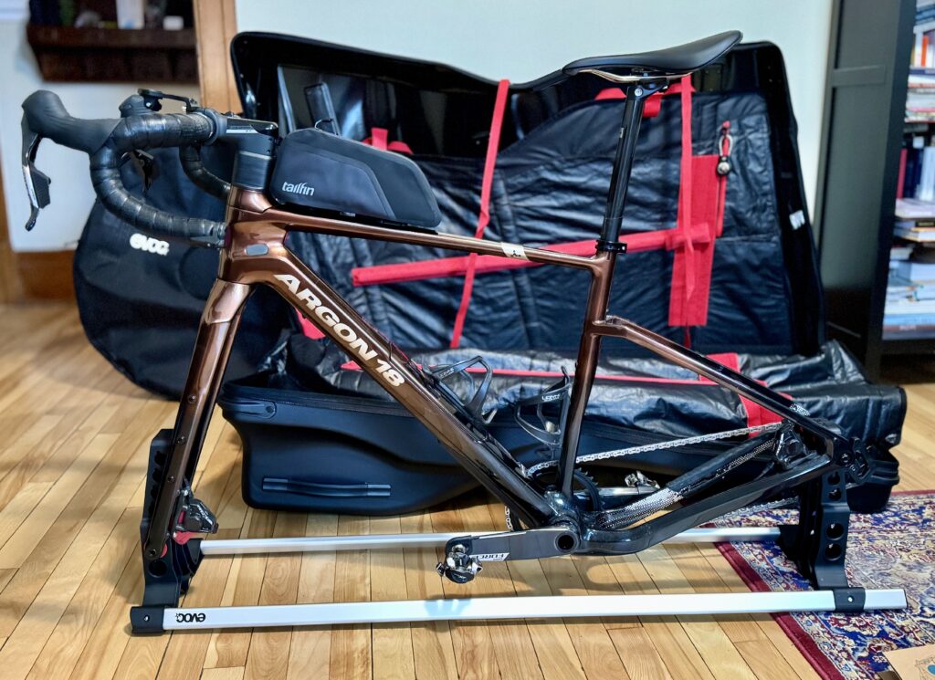 1e étape du démontage du vélo, enlever les roues