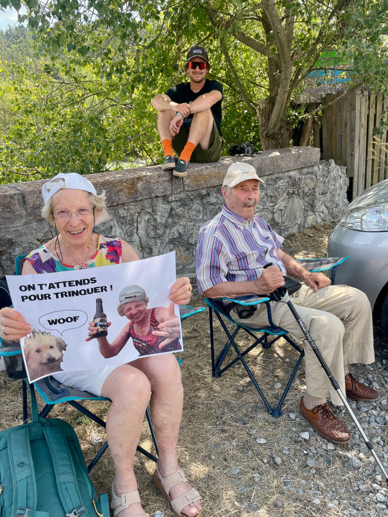 Une partie de mon fan club le jour J mes grands parents de 90ans