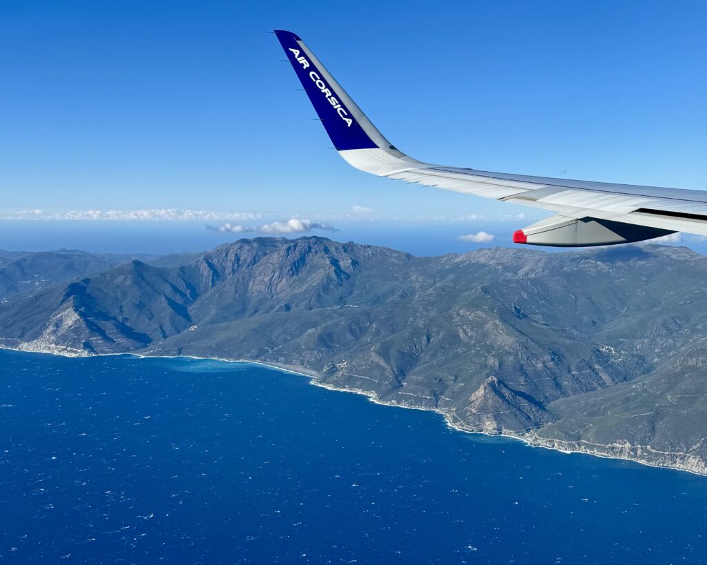 Vue de l'avion sur la Corse
