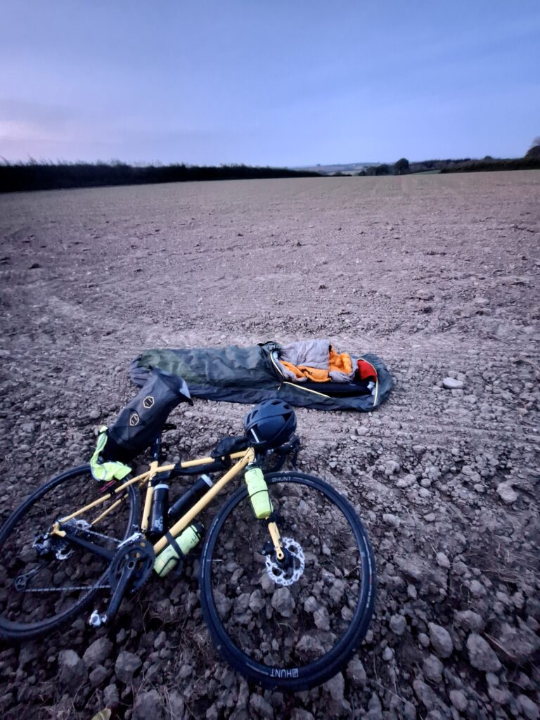 Sac de bivouac lors d'un évènement d'ultra cyclisme